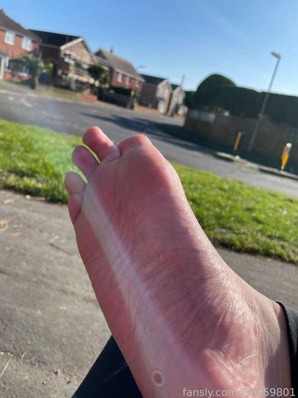 Took pics of my feet while on my walk, letting the air breeze against them felt so good 👣🔥 #fyp #feet #shoes #outdoors #legs #teen #horny #fetish #footfetish #toes #outdoors #exhibitionist