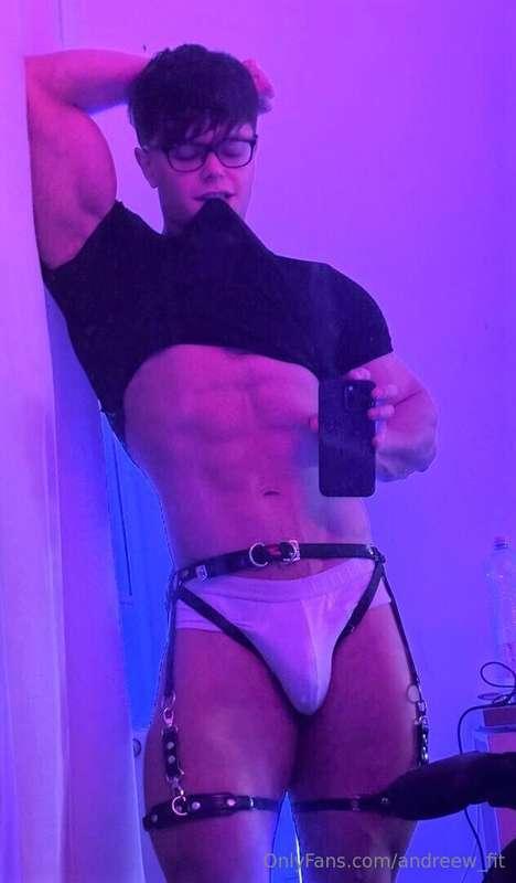 Who’s ready to break some rules tonight with me?🥵😈