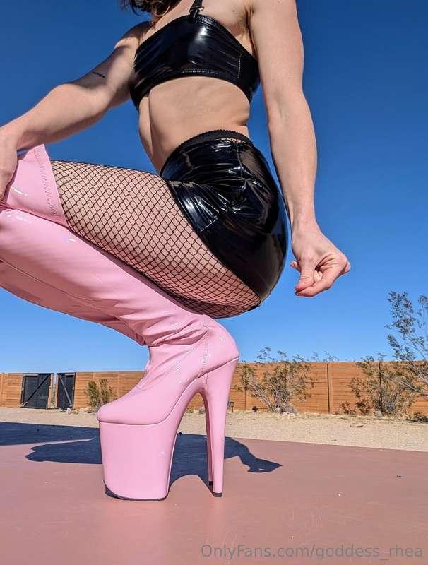 🫰🏼👇🏼
