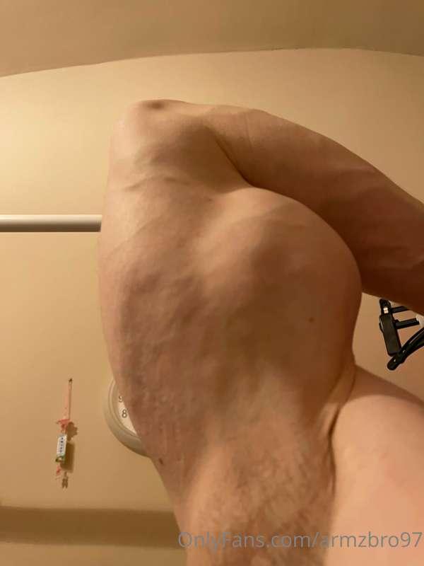 armzbro97 image #0