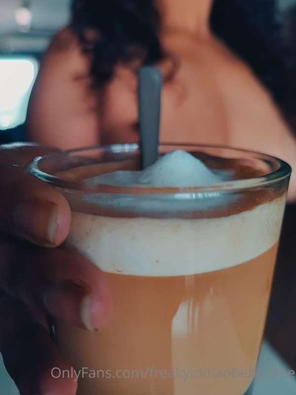 📸 Topless cappuccino, anyone? 🥵