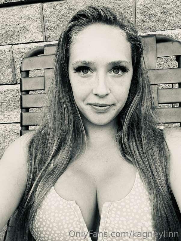 Unlock two videos(priced at $8+ each) in your DM NOW and get..