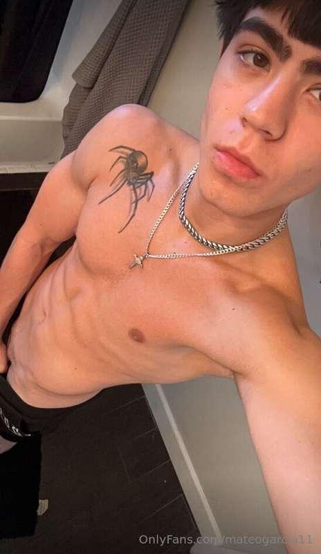 This is your daily reminder that I’m your favorite boy. Don’..