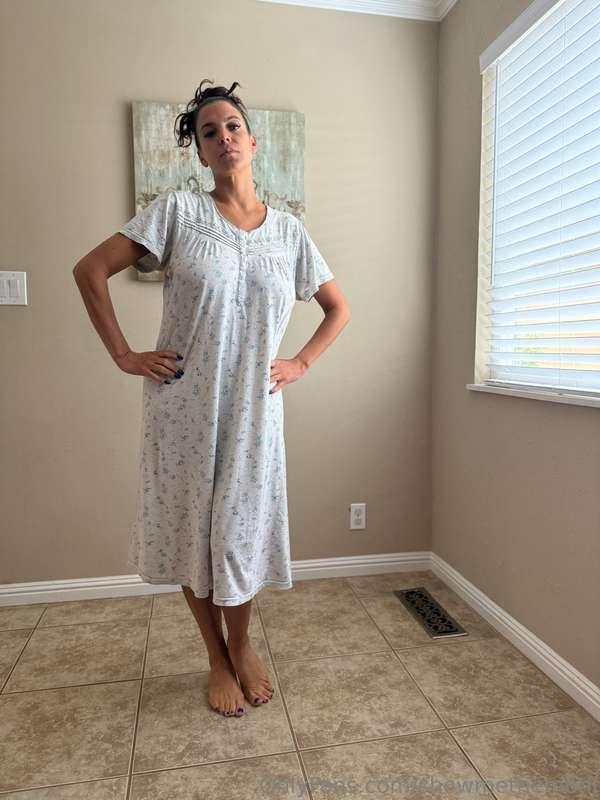 Do you like my muumuu? New mini set showing off the fresh sp..