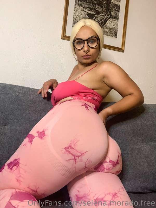 Can you help me hold it ?  🥰