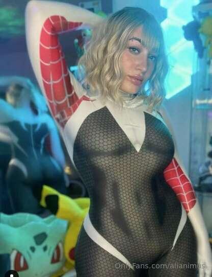 💦 💦 Wanna see what I'm wearing underneath this costume? Go t..