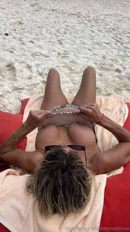 Love my fans.  Just getting my tan on. 💋 my private beach.
