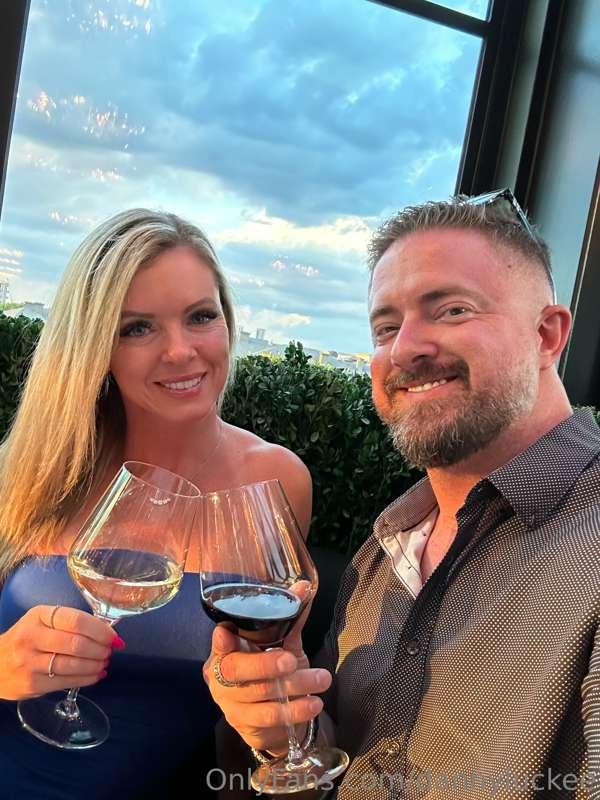Cheers you sexy people @sweetvickie