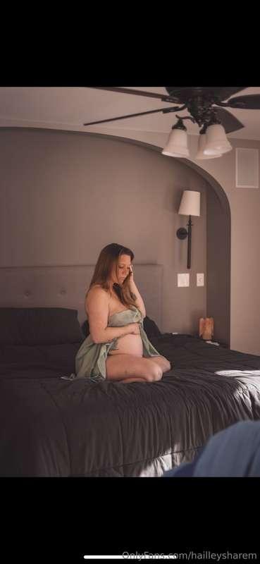 I'm nakeyy under here ... wannaa see?!👀