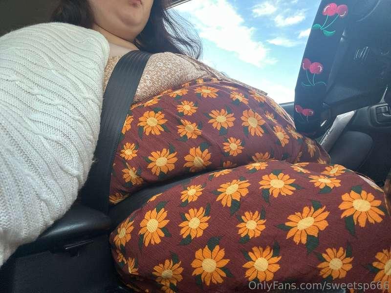 it's perfectly normal to fit in an SUV like this right ?🫣