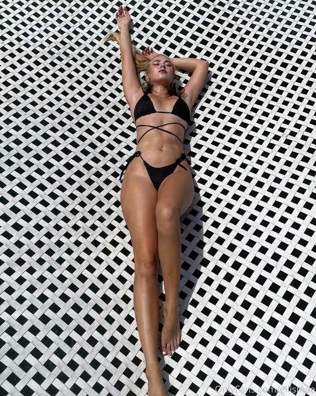 I love a good tan... the lines look so good on me. Want me t..