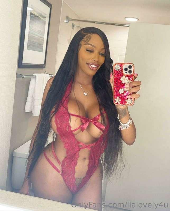 your FAVORITE chocolate girl 🍫🤎