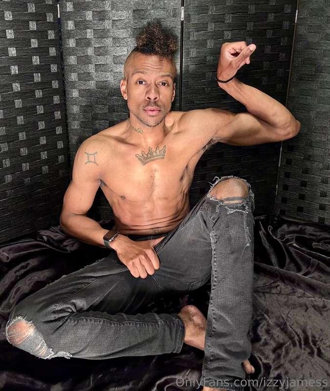 💪🏽Swipe right for that up close body 🤤