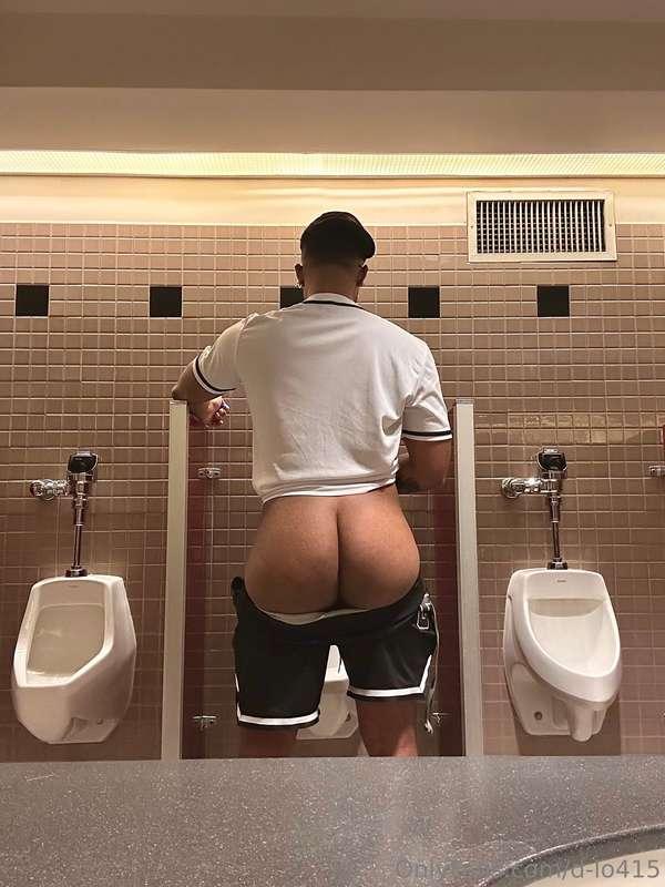 If you walked in on me in the bathroom like this, you gon fo..