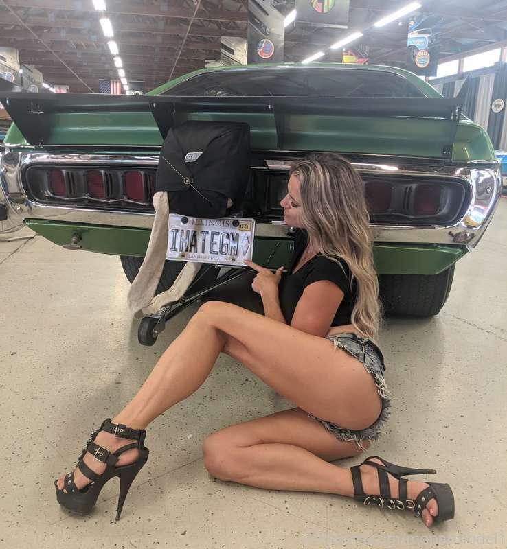 Happy hump day!! 😘
Just sayin. My Mopar love is pretty stout..