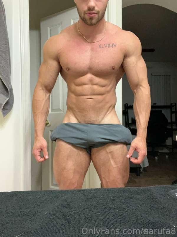 Your favorite bodybuilder 😜