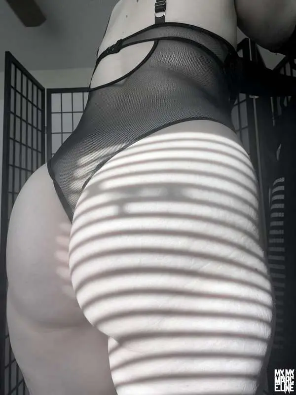 🍰🖤[Black Domme Bodysuit Ass Pics]🖤🍰Forgot to upload these ye..