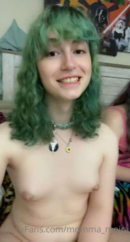 Snapchat filters makes taking nudes way easier on me