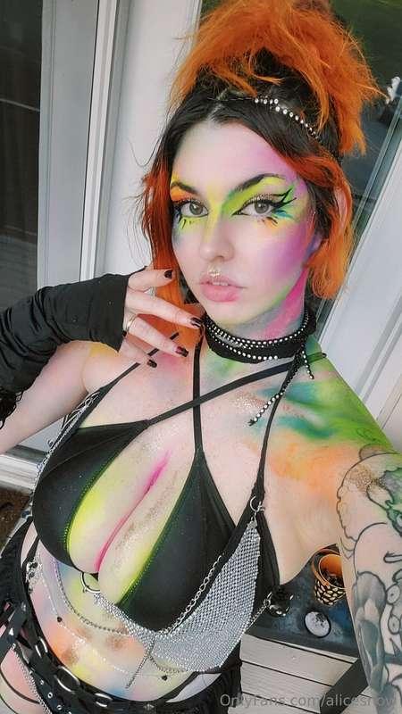 I love this rave look! ❤️❤️