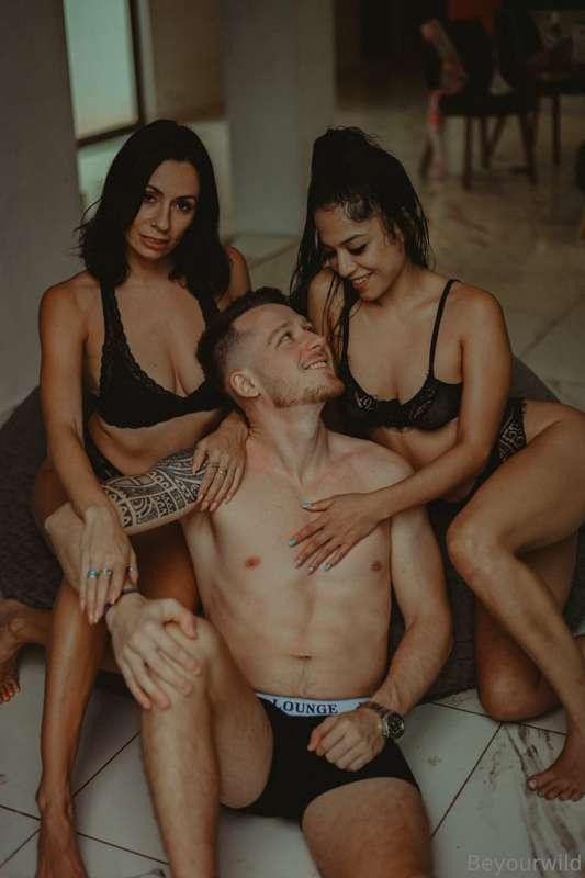 3way LIVE SEX show this weekend ONLY ON my VIP @getwilder 👈 ..