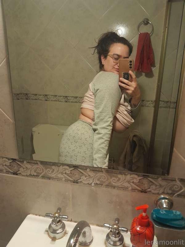 With pijama. Waiting to get the cum night! Are u this guy?? ..