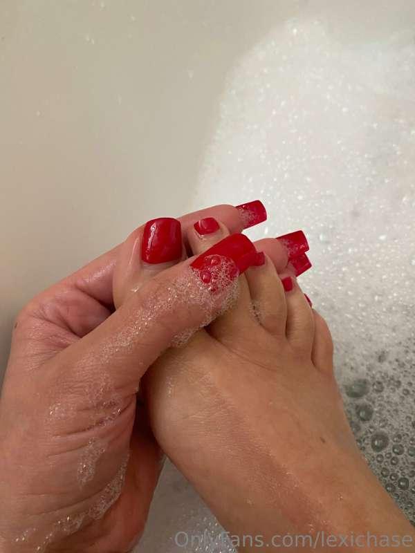 Am I turning you into a foot freak????