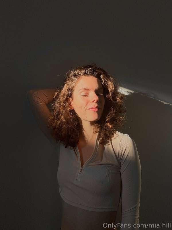 mia.hill image #0