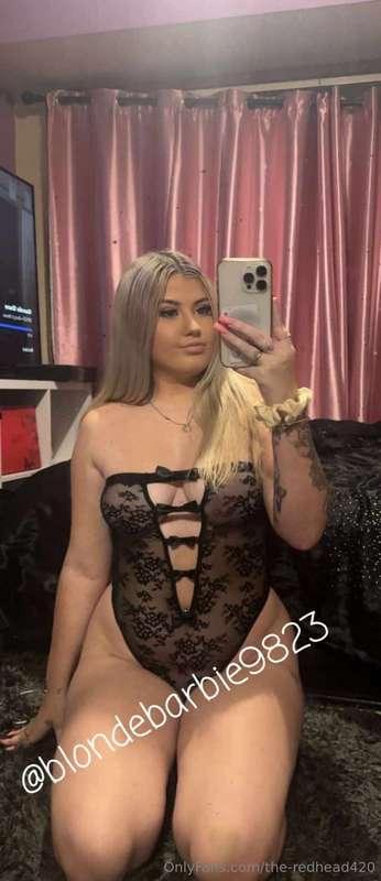 😈 Tanned Blonde Barbie 😈Perky tits Fat assThick Likes being ..