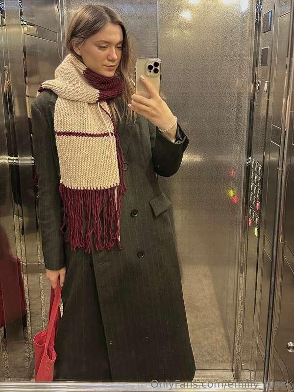 It's very cold today. I want to wrap myself in a blanket, po..