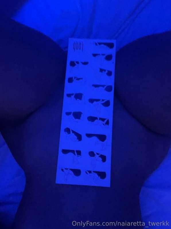 naiaretta_twerkk image #1