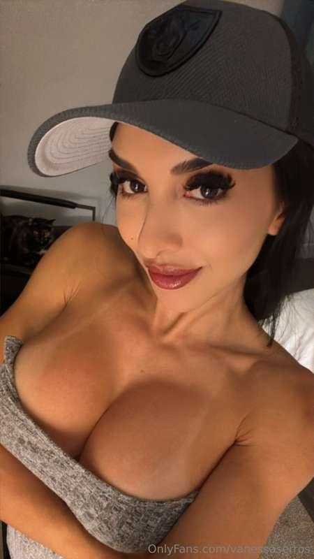 who's online rn? 😈