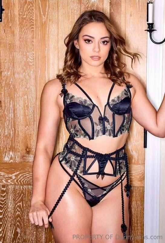 Dm for full Video of @sophiaburnsfree