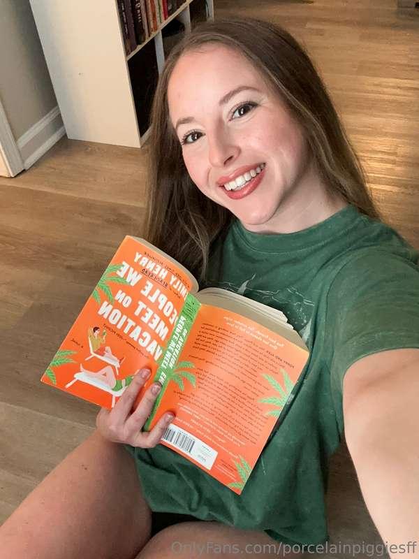 Currently reading: how to make you obsessed with me 😈