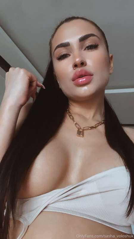 What would you like to do to me right now??🍓 I'm waiting for..