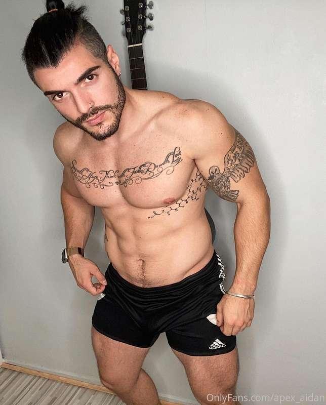 Got a photoshoot with the incredibly sexy @theonlyiggylopez ..