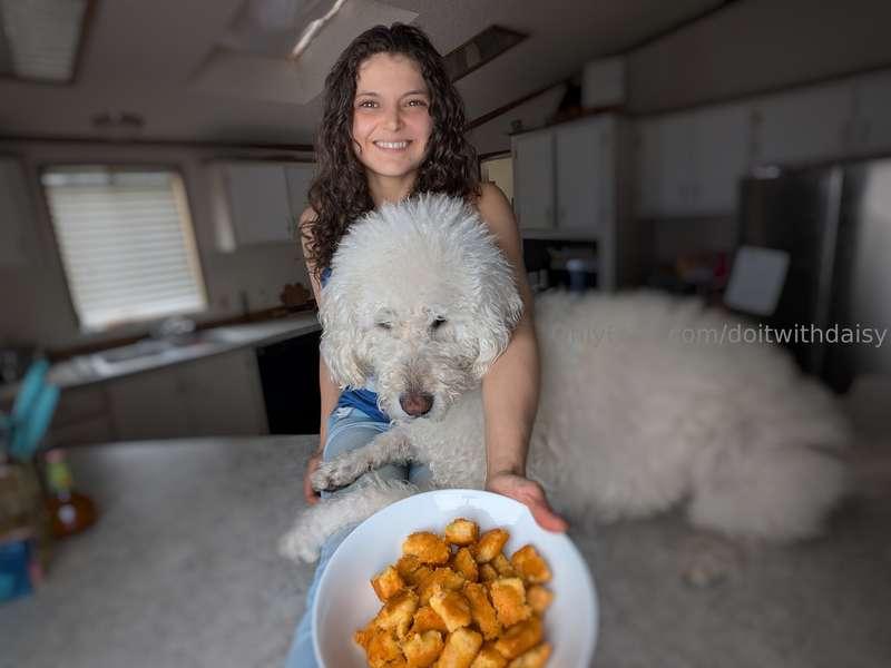 Wanna learn how to make these tasty snacks? Tune into our la..