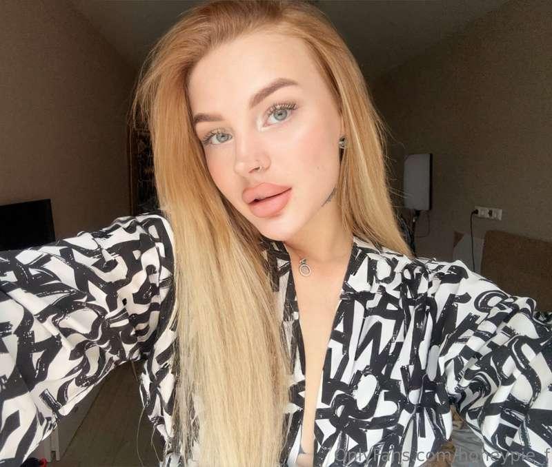Feeling cute today! 😘✨ Embracing my natural beauty and lovin..