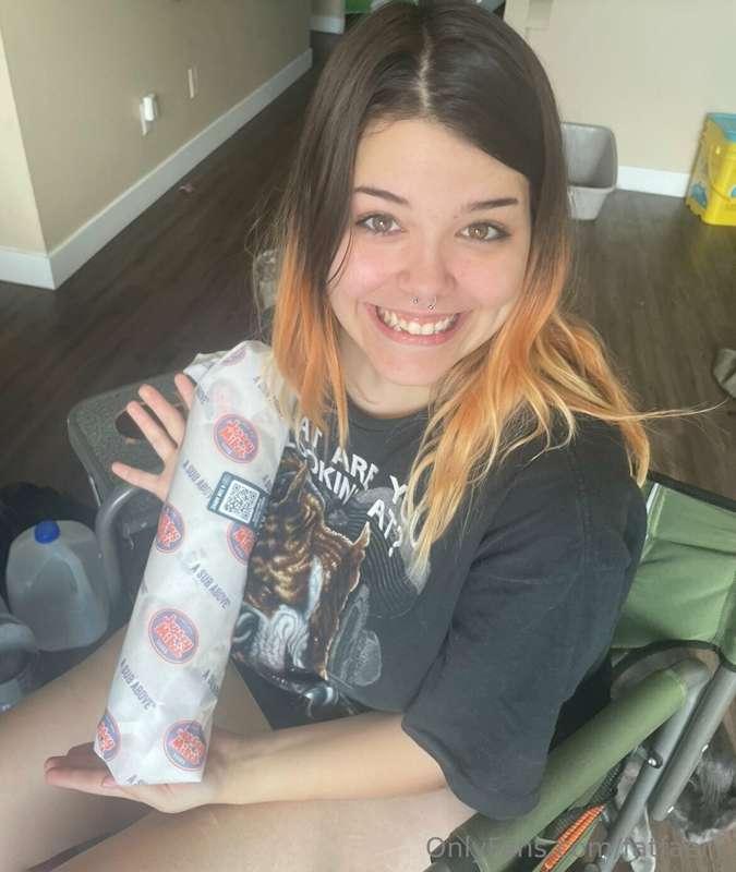 september 19th 🤍
heres a booty pic & me looking very excited..