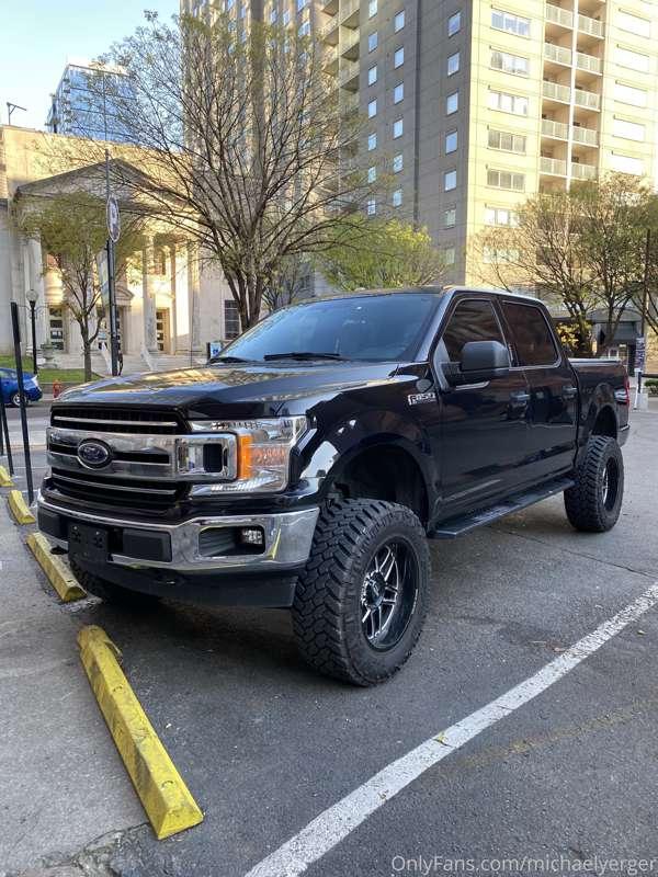 bought a new truck! what do y’all think? getting some custom..