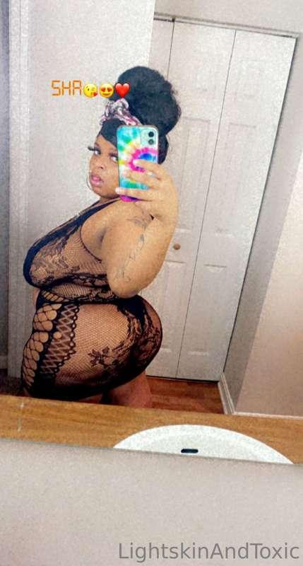 @bunnz14 got so much ass 🍑these pictures don’t even do it ju..