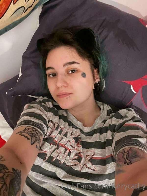 Lay here next to me and I hope you will feel really cozy🥰😊 I..