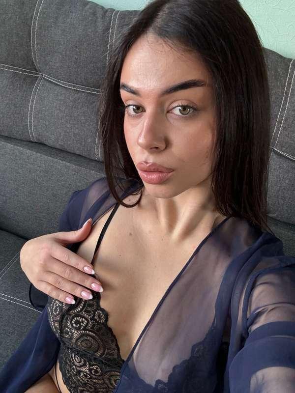 What should I do with my hands?👀😏