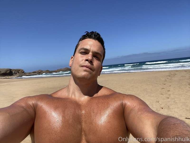 My tanned and wet pecs say hi