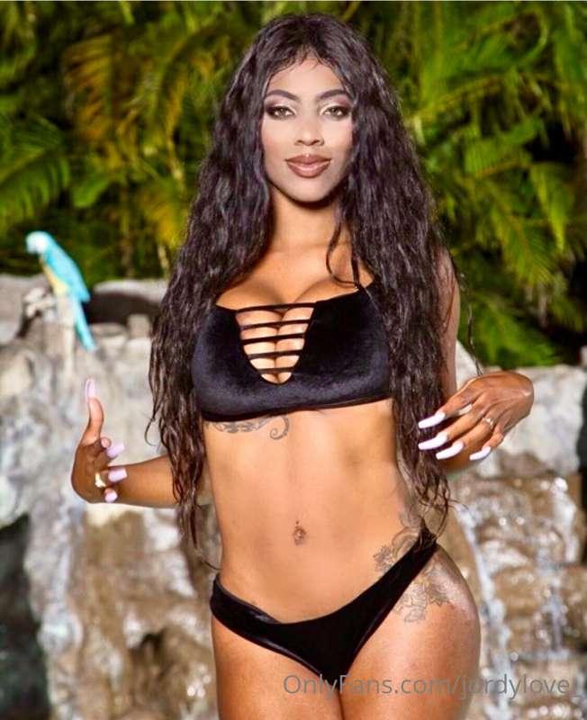 let’s go swimming then fuck afterward 😏