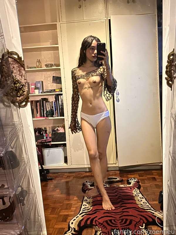 zoemieu image #1