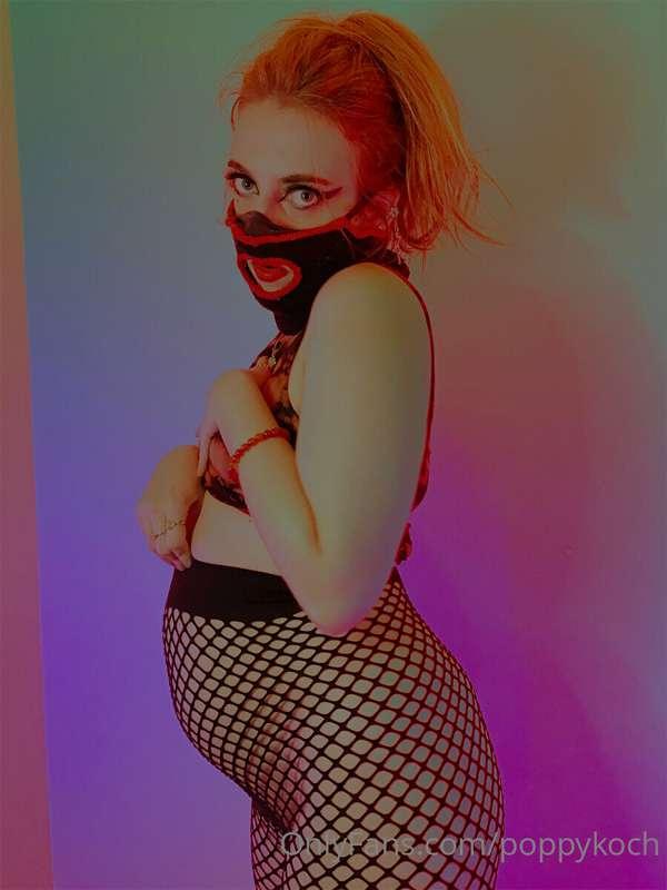 Swapped my pigtails for a pony and my sweats for some fishne..
