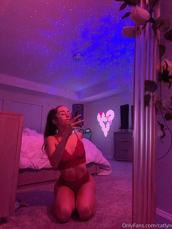 i wanna send out a free pic.. what should i do for it? 👀