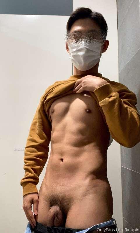(2 pics posted)
Would you like to have some dessert?👅💦