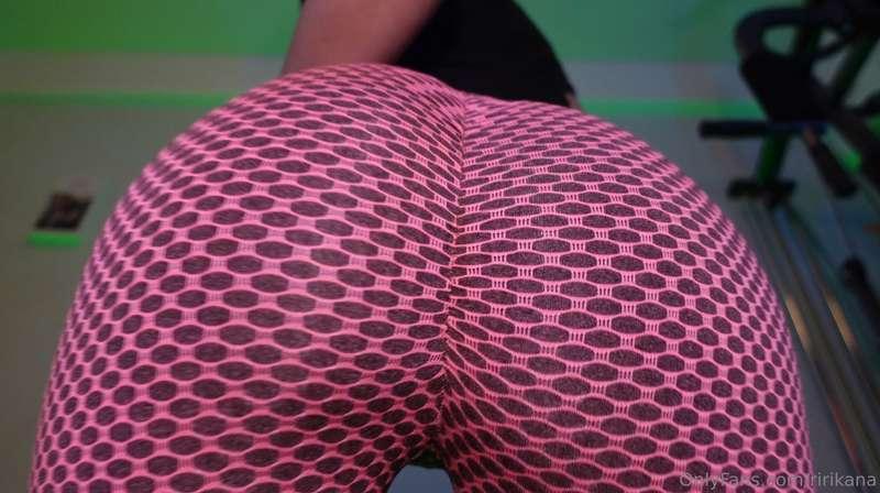 HD tight gym pants close up video 🍑