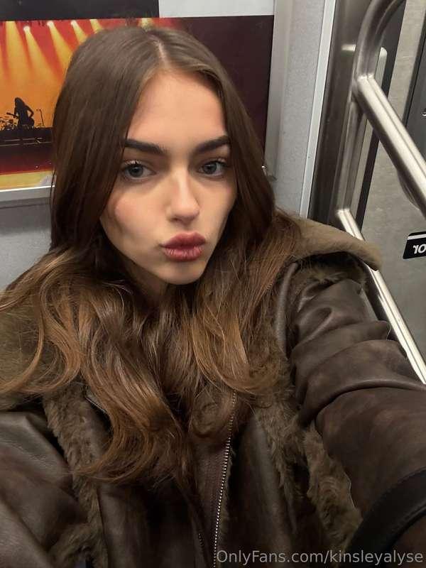sending u kisses :)